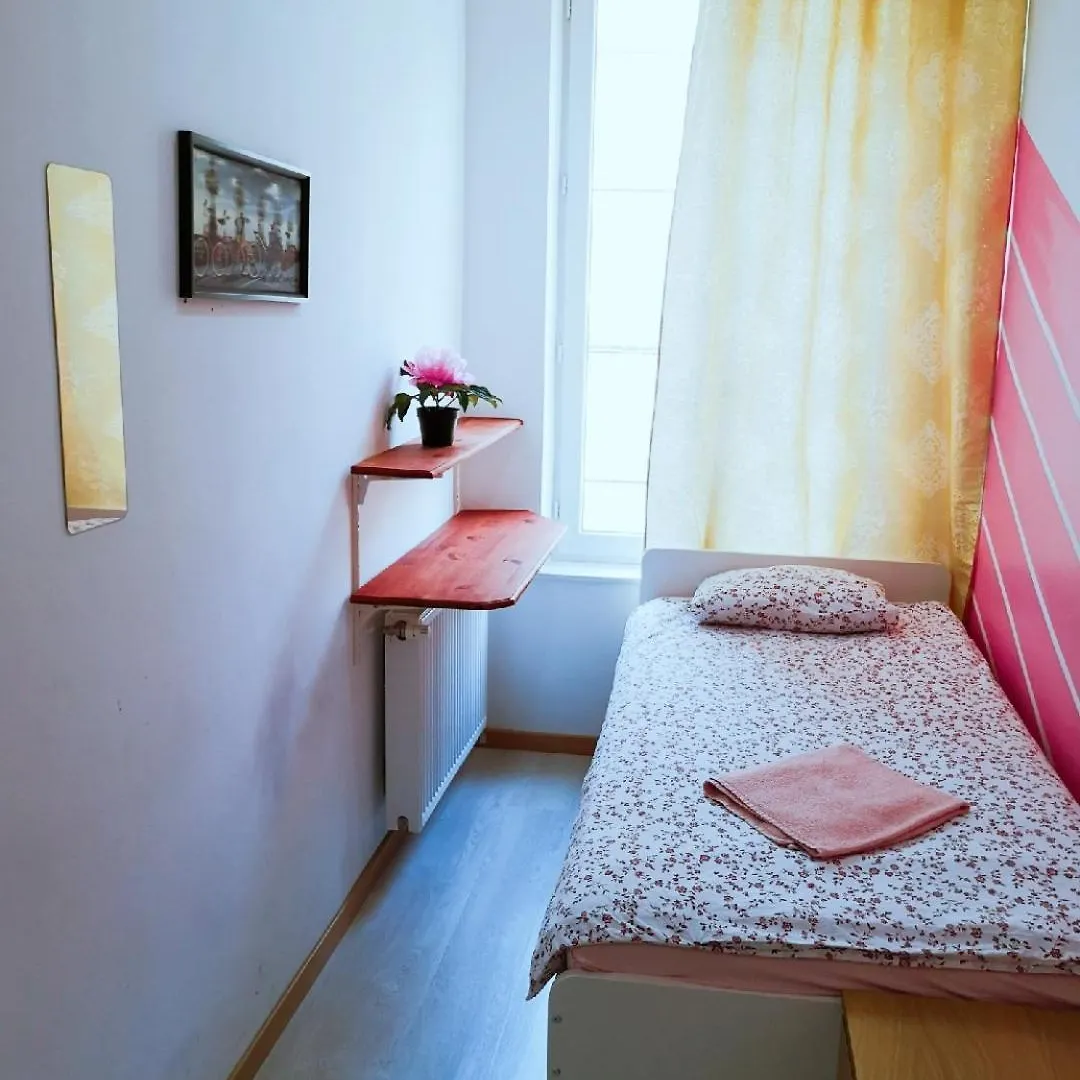 Apartment A Private Room For Backpacker Share Bathroom Brüssel